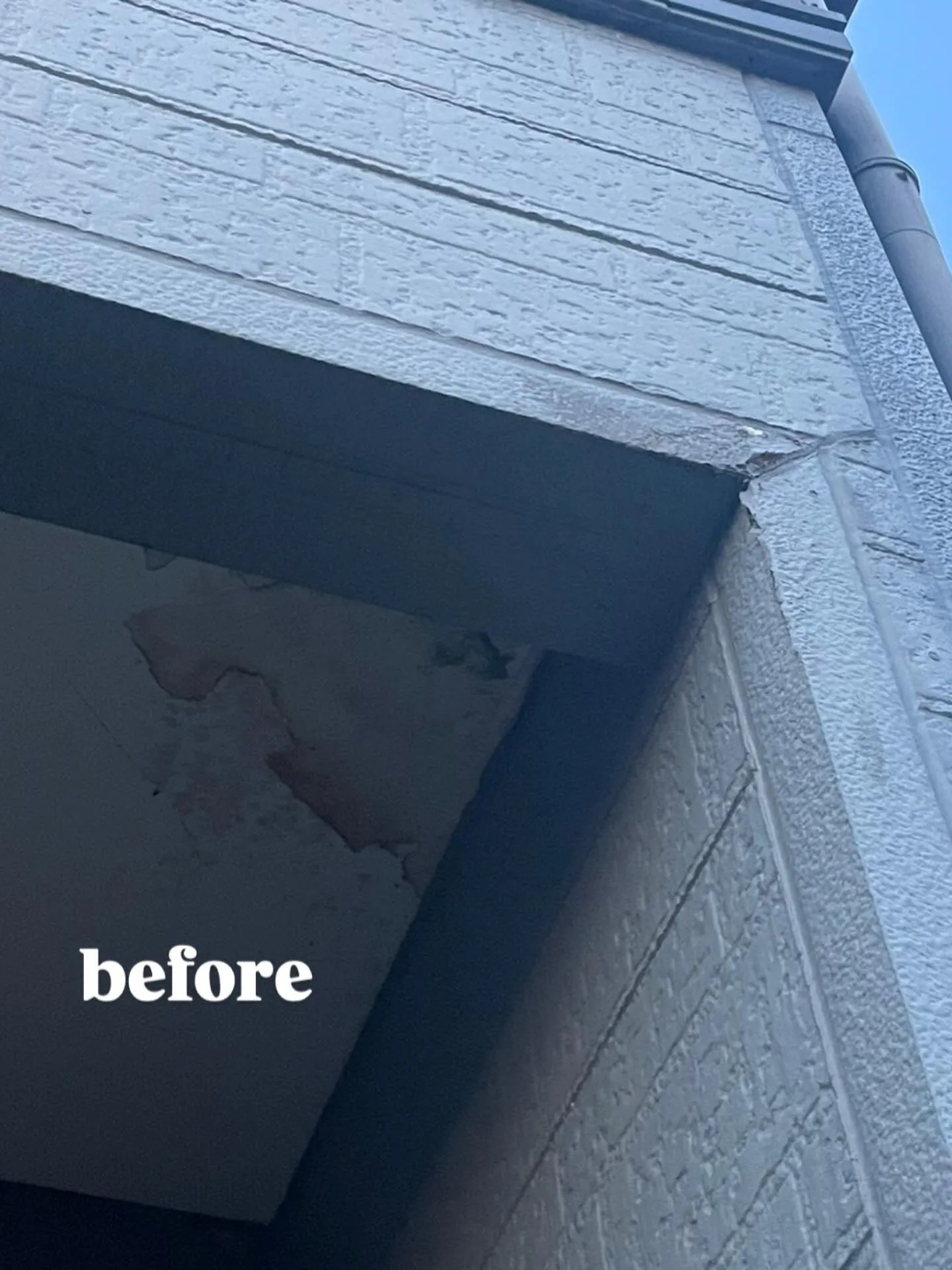 長年の雨漏りで柱から土台まで全てボロボロになってました。