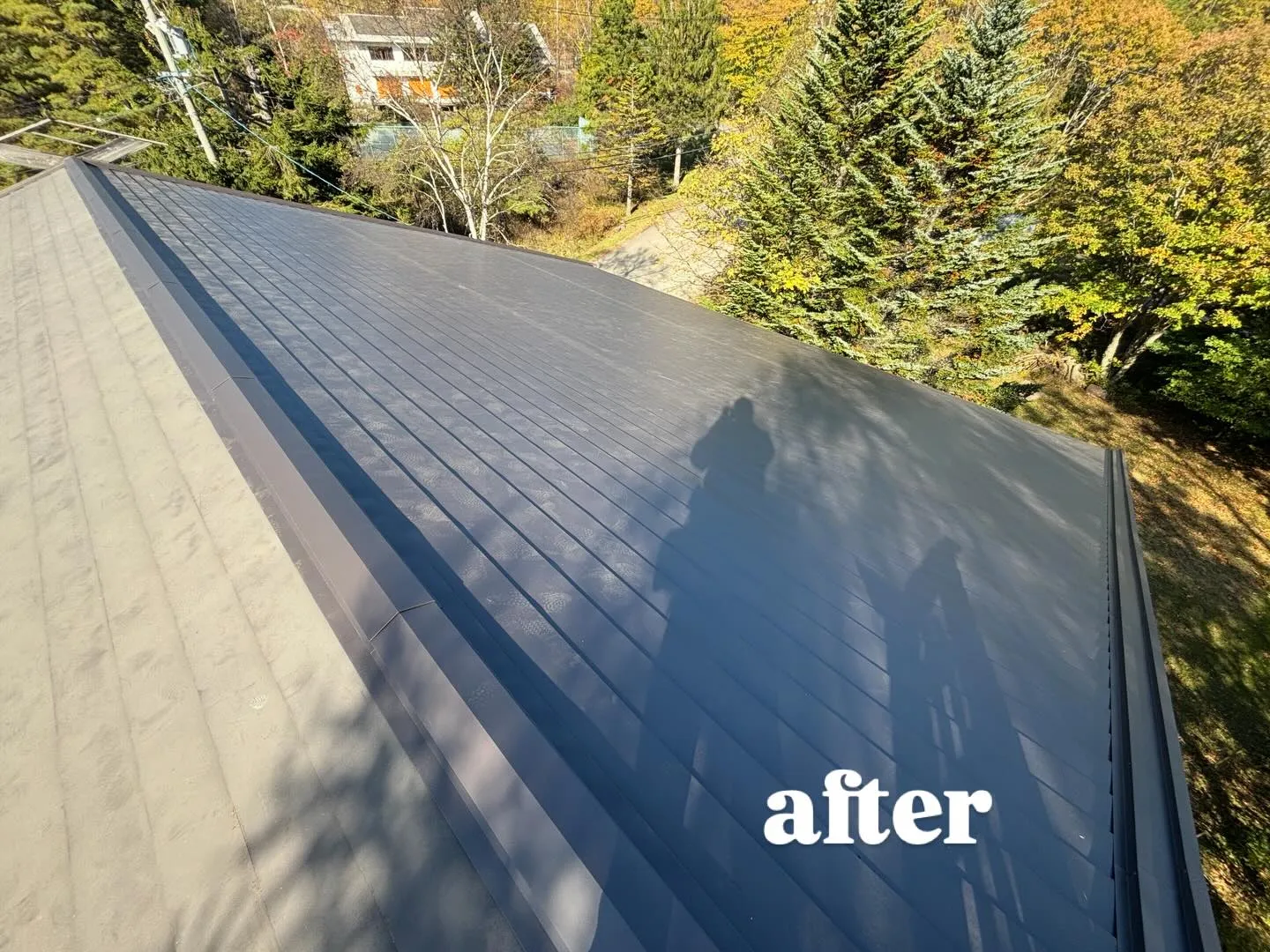 車山高原のペンションぎんのさじ様からご依頼頂き屋根のカバー工...